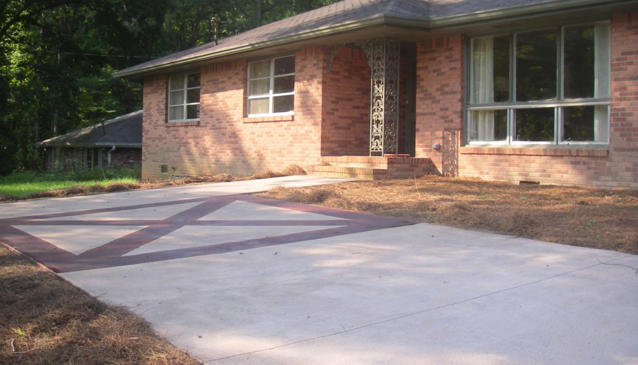 Stained pattern on driveway
